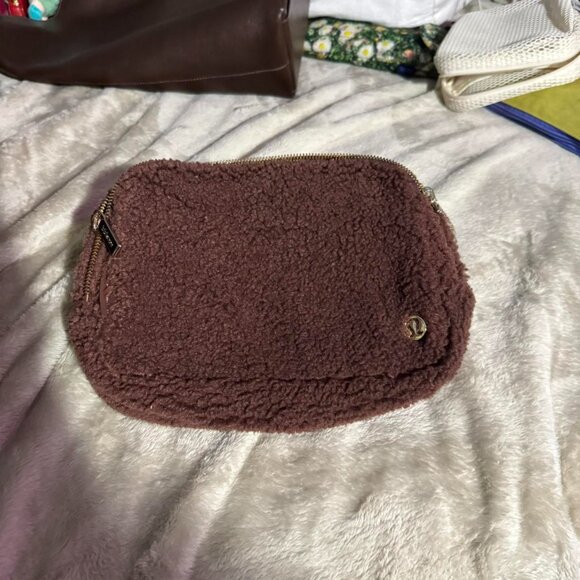 Lululemon 2 Liter Fuzzy Fanny Pack - Picture 6 of 7